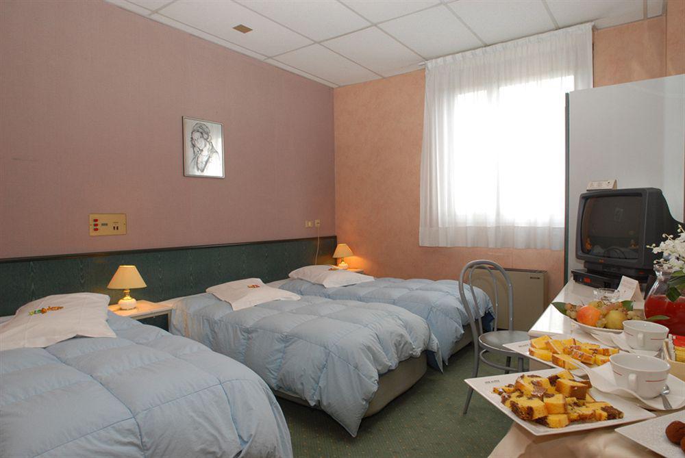 Thp Bologna Hotel Carteria di Sesto Rastignano Phòng bức ảnh